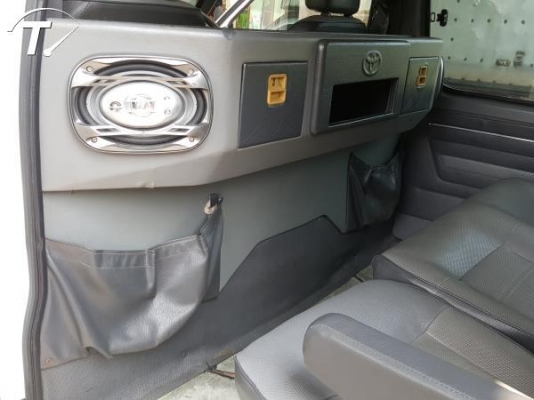 TOYOTA HIAEC เครื่องเดิมดีเซล2.8แน่น  ภายในสวย ใช้น้อยจอดมากกว่า