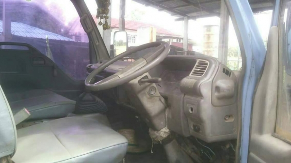 ขายรถดั้ม NPR120แรง ฝาขาว เฟืองท้ายใหญ่ ยางดี ภายในสวย แอร์เย็น เอกสารพร้อมโอน สนใจโทร 090-8588220คุณนะ 093-3258446คุณบิว หรือเข้าดูสินค้าอื่นๆได้ที่ www.truck.in.th/498 หรือเพจFacebook ณรงค์ ซื้อขายรถมือสอง (เว็บไซต์ส่วนตัว) หรือFacebook คุณนะ รถบรรทุก