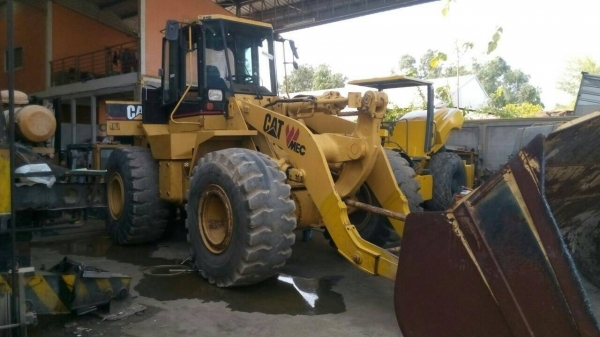 ขายรถตักล้อยาง CAT-950-Fสภาพสวยต่อแขนแล้วภายในเก๋งสวยเหลือเก็บบอดี้แผงข้างตัวรถ