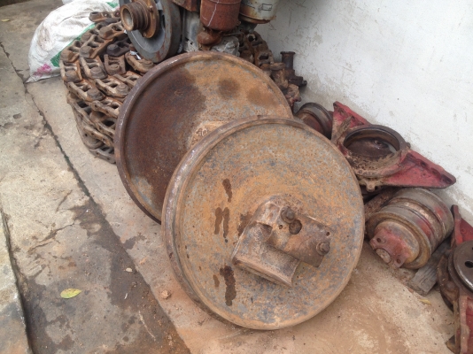 ขายล้อนำ รถแทรกเตอร์ D-4 สภาพสวย สันหนา ขายไม่แพงครับ