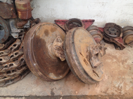 ขายล้อนำ รถแทรกเตอร์ D-4 สภาพสวย สันหนา ขายไม่แพงครับ