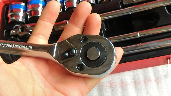 ชุดประแจบล็อก EURO KING TOOLS เยรมัน อย่างดี 24 ชิ้น  ข้อต่อสวมขนาด 1/2 นิ้ว ชุดประแจจับขันขนาดใหญ่แข็งแรง เนื้อโลหะอย่างดีชุบผิว บรรจุในกล่องเหล็กจัดเป็นช่องๆ