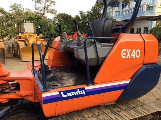 ขายรถขุดแบคโฮ HITACHI EX40 ขนาดPc40 รถเก่านอกแท้ 100\% (คอลโทลสั้น ปั๊มนิ้ว ระบบไว) เครื่องแน่น ปั๊มแรง แทรคเหล็ก รถพร้อมใช้งาน เอกสารใบอินวอยครบ