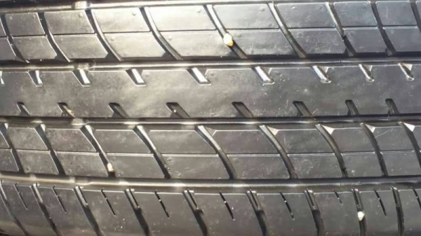 ยาง dunlop 185 60 15 ชุดล่ะ 3900