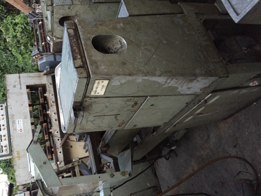 ขายเครื่องกลึง5ฟุตมีปั๊มน้ำครบ3เพลาพร้อมใช้ครับจี๋มีนะครับผม