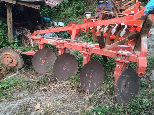 ขายผาน4(22นิ้ว)ใส่36และ47ได้ ตราช้าง ราคา30000 ขายผาน4(22นิ้ว)ใส่36และ47ได้ ตราช้าง ราคา30000