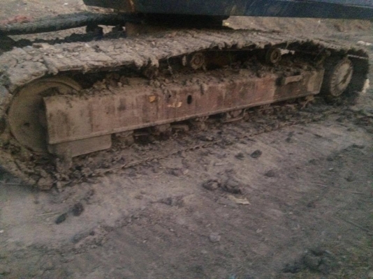 ขายKOMATSU PC200-3 ซีเลี่ยลสูง สภาพสวยพรัอมใช้งาน เครื่องดีช่วงล่างดี ใบเเทร็กยาว80 มีเเอร์เย็นพร้อมใช้งาน บูมยาว18เมตร ลูกลอลเลอร์ใหม่หมด มีรอยดามบ้างเผื่อความแข็งเเรง ราคาต่อรองคุยกันได้