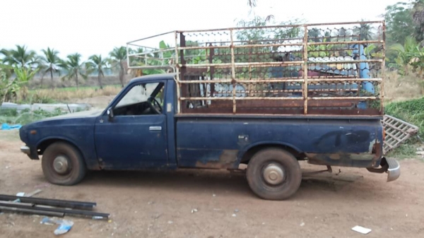 กระบะ คลาสสิค/เรโทรคาร์ TOYOTA RN25 5ขอ วางเครื่อง 1L 2.0 ลงเล่ม เครื่องไม่ติด เกียร์ดี ช่วงล่างดี คัสซีสวย ภายในเก๋งดี ฝาตบล้อ ครบ กระบะพื้นผุ พ.ธรรมดา บอดี้เดิม สีพอใช้ ภาษีขาด ม.ค.58 ตามสภาพ เล่มฯ **ขาย TOYOTA RN25 กระบะ5ขอ