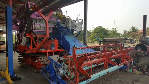 ขายรถเกี่ยวข้าว ช่วงล่าง12 ส.ทวี โซ่49ข้อ ลูเลอร์10ลูก เครื่องอีซูซุ 6BG1 สภาพสวยเดิม พร้อมลงงานทำสีใหม่ทั้งคัน ขายรถเกี่ยวข้าว ช่วงล่าง12 ส.ทวี โซ่49ข้อ ลูเลอร์10ลูก เครื่องอีซูซุ 6BG1 สภาพสวยเดิม พร้อมลงงานทำสีใหม่ทั้งคัน