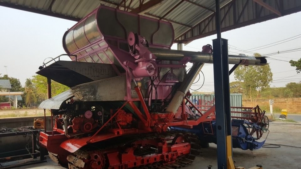 ขายรถเกี่ยวข้าว ช่วงล่าง12 ส.ทวี โซ่49ข้อ ลูเลอร์10ลูก เครื่องอีซูซุ 6BG1 สภาพสวยเดิม พร้อมลงงานทำสีใหม่ทั้งคัน ขายรถเกี่ยวข้าว ช่วงล่าง12 ส.ทวี โซ่49ข้อ ลูเลอร์10ลูก เครื่องอีซูซุ 6BG1 สภาพสวยเดิม พร้อมลงงานทำสีใหม่ทั้งคัน