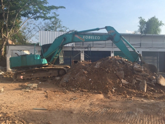 ขายรถแบคโฮ KOBELCO SK200 YN09 พร้อมใช้ สนใจโทร 081-970-1072