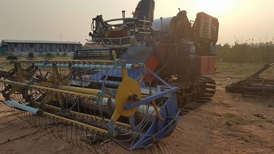 ขายรถเกี่ยวข้าว รองกระสอบ เครื่องอีซูซุ 185ฝาส้ม 6BG1 สภาพใช้งานได้ เก็บสีให้ใหม่ ขายรถเกี่ยวข้าว รองกระสอบ เครื่องอีซูซุ 185ฝาส้ม 6BG1 สภาพใช้งานได้ เก็บสีให้ใหม่