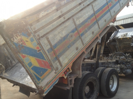 ISUZU Deca 195. 2 เพลาดั้ม คัซซีสวย เครื่องดีมาก เกียร์ฟุลเลอร์ กะบะกว้าง 250 ซม. ยาว 600 ซม.