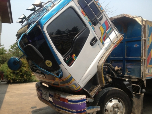 ISUZU Deca 195. 2 เพลาดั้ม คัซซีสวย เครื่องดีมาก เกียร์ฟุลเลอร์ กะบะกว้าง 250 ซม. ยาว 600 ซม.