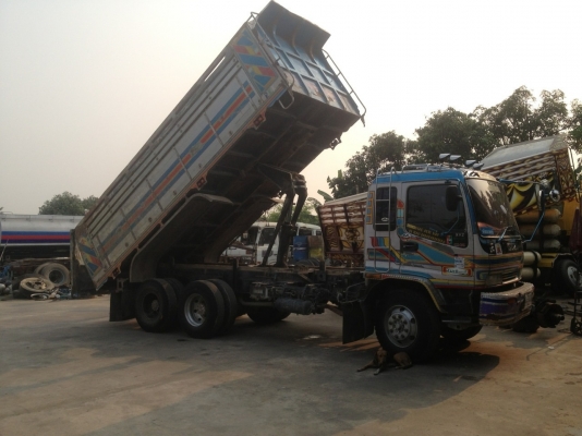 ISUZU Deca 195. 2 เพลาดั้ม คัซซีสวย เครื่องดีมาก เกียร์ฟุลเลอร์ กะบะกว้าง 250 ซม. ยาว 600 ซม.