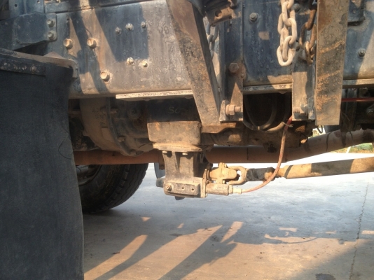 ISUZU Deca 195. 2 เพลาดั้ม คัซซีสวย เครื่องดีมาก เกียร์ฟุลเลอร์ กะบะกว้าง 250 ซม. ยาว 600 ซม.