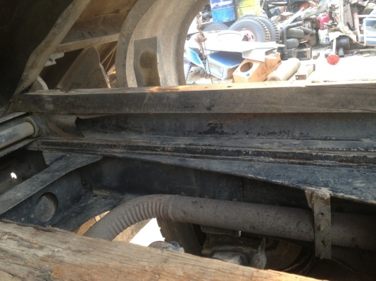 ISUZU Deca 195. 2 เพลาดั้ม คัซซีสวย เครื่องดีมาก เกียร์ฟุลเลอร์ กะบะกว้าง 250 ซม. ยาว 600 ซม.