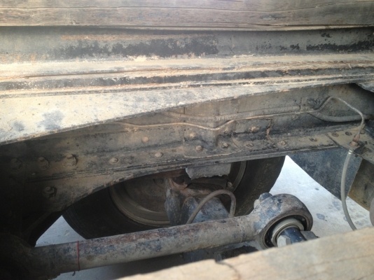 ISUZU Deca 195. 2 เพลาดั้ม คัซซีสวย เครื่องดีมาก เกียร์ฟุลเลอร์ กะบะกว้าง 250 ซม. ยาว 600 ซม.