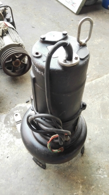 **** Sold **** ปั้มแช่ไดโว่ Tsurumi Made in Japan 5 HP 380V ท่อ 4" ใหม่กริ้บ 95\% วิ่งเงียบมาเทสก่อนได้