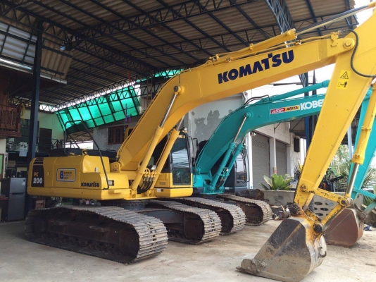 KOMATSU PC200-8MO (เจ้าของขายเอง) 5,xxx ชม. ประกันศูนย์อยู่ทุกอย่าง รถปี 13 รถออกป่ายแดง รถมือเดียว พร้อมใช้งาน  สนใจติดต่อด้วย 0890854790