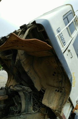 จองแล้วครับ สิบล้อ มิตซู ไอ้หลง FN-527-TD-5853-6D16-195 ดั้มสามมิต10สปีส สภาพเดิมๆรถใช้งานได้ปกติ เล่มทะเบียนพร้อมโอน