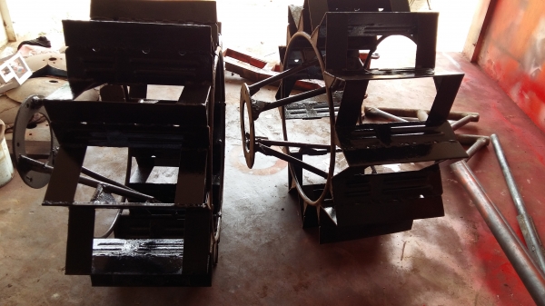 4000บาทครับ ล้อประกบกันจม ใส่รถรุ่นL3408,L3608ถูกๆครับ ขนาดหน้ากว้าง40 เซนติเมตร