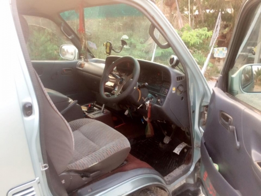 ฝากขายรถตู้โตโยต้าหัวจรวดสีเขียวหยกแต่งญี่ปุ่น ปี97 แต่งตาเพชร รถบางเดิม