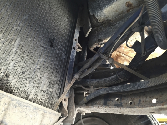 รถมิตซู 6 ล้อดั้ม FE444E / 100 แรงม้า.  ปี 37.    สนใจติดต่อ  081 - 6079515