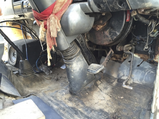 รถมิตซู 6 ล้อดั้ม FE444E / 100 แรงม้า.  ปี 37.    สนใจติดต่อ  081 - 6079515