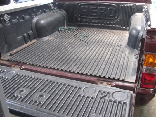 ขายพื้นปูกระบะ 4 ประตูมือสอง ใส่ไซโคลนมาขายขำๆ  500 บาท