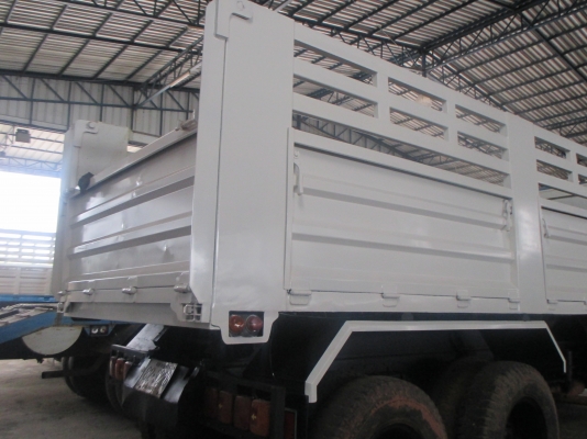 กระบะบรรทุก สีขาว-น้ำเงิน 6 สูบ 220แรง HION   FM226  EM100