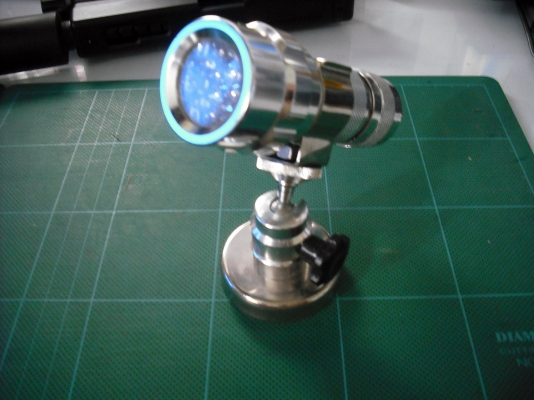 ไฟฉายฐานเป็นแม่เหล็ก 2 in 1