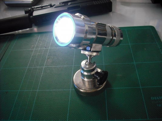 ไฟฉายฐานเป็นแม่เหล็ก 2 in 1