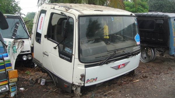 หัว HINO สิงห์ไฮเทค หัวกว้าง ของครบ ขาหน้า-หลัง กันชน สภาพสวยเดิมๆ