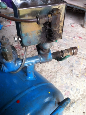 80 ลิตร MADE In JAPAN ขายปั้มลมเมจิ 2 แรง 2 หัว ไฟบ้าน220 Volt มอเตอร์มิตซู ใช้งานปกติ แมกเนติกมิตซู