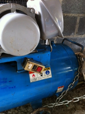 80 ลิตร MADE In JAPAN ขายปั้มลมเมจิ 2 แรง 2 หัว ไฟบ้าน220 Volt มอเตอร์มิตซู ใช้งานปกติ แมกเนติกมิตซู