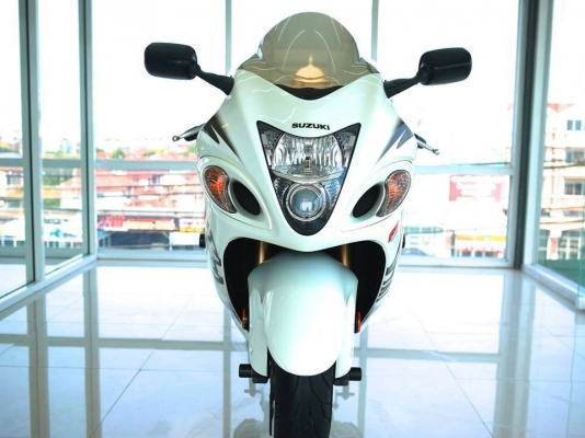 ขาย Suzuki Hyabuasa ปี 2011 พร้อมทะเบียนแท้ ออกเรดบารอน สีเดิมทั้งคัน รถสวยมากๆไม่มีอุบัตติเหตุการันตรีสภาพให้