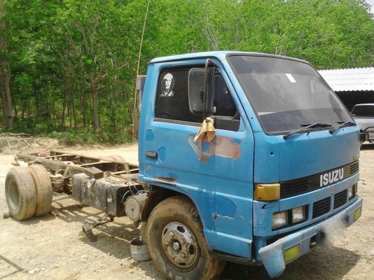 รถอีซูซู 6 ล้อ ( ไม่ดั้ม ) NKR 110 แรงม้า. ปี 32.    สนใจติดต่อ  081 - 6079515