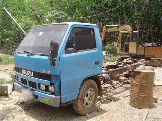 รถอีซูซู 6 ล้อ ( ไม่ดั้ม ) NKR 110 แรงม้า. ปี 32.    สนใจติดต่อ  081 - 6079515