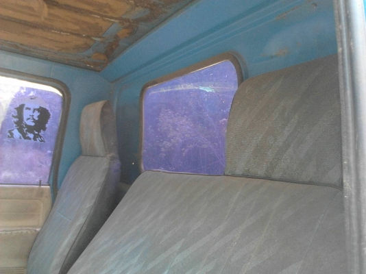 รถอีซูซู 6 ล้อ ( ไม่ดั้ม ) NKR 110 แรงม้า. ปี 32.    สนใจติดต่อ  081 - 6079515