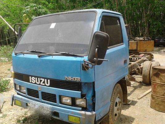 รถอีซูซู 6 ล้อ ( ไม่ดั้ม ) NKR 110 แรงม้า. ปี 32.    สนใจติดต่อ  081 - 6079515