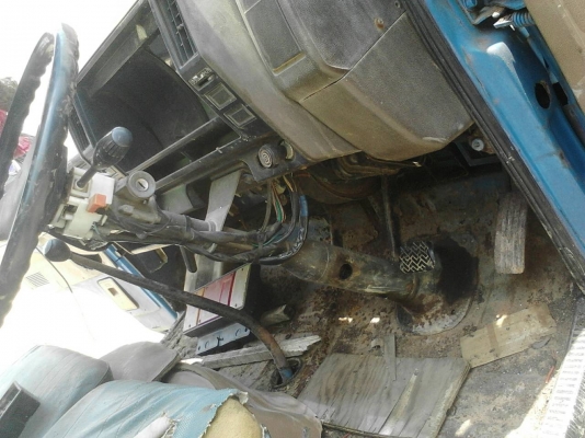 รถอีซูซู 6 ล้อ ( ไม่ดั้ม ) NKR 110 แรงม้า. ปี 32.    สนใจติดต่อ  081 - 6079515