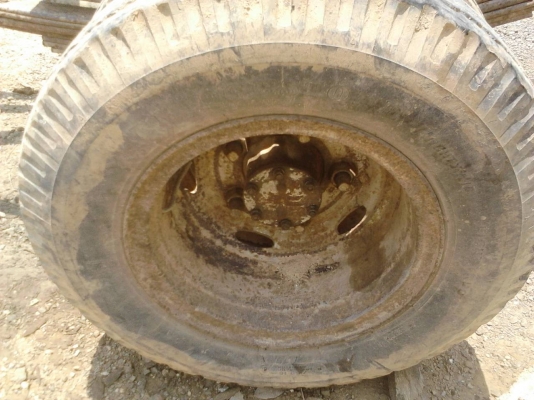 รถอีซูซู 6 ล้อ ( ไม่ดั้ม ) NKR 110 แรงม้า. ปี 32.    สนใจติดต่อ  081 - 6079515