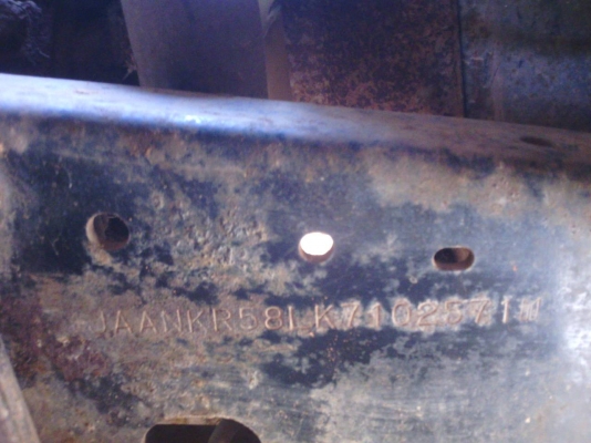 รถอีซูซู 6 ล้อ ( ไม่ดั้ม ) NKR 110 แรงม้า. ปี 32.    สนใจติดต่อ  081 - 6079515