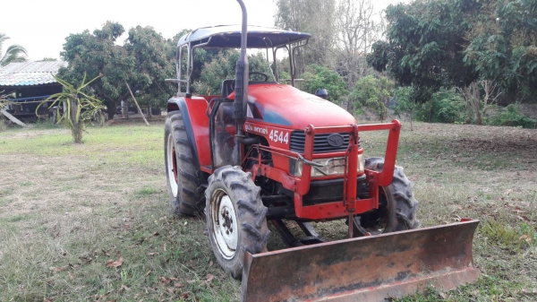 ขาย ยูเอ็ม4544 พร้อมใช้งานถูกๆอุปกรณ์ดันหน้าและผาน6 ราคา140000 โทร0898536866