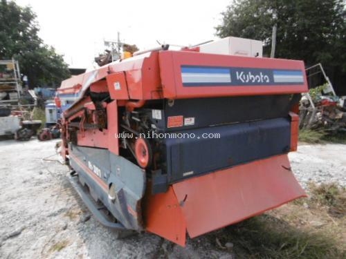 รถเกี่ยวข้าวนั่งขับ KUBOTA   R1-301 รหัสสินค้า : 80903669 ติดต่อ Tel.086-8150487 www.nihonmono.com