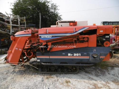 รถเกี่ยวข้าวนั่งขับ KUBOTA   R1-301 รหัสสินค้า : 80903669 ติดต่อ Tel.086-8150487 www.nihonmono.com