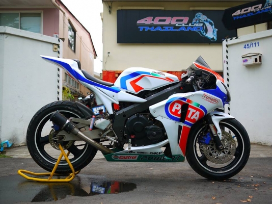 ขาย Honda Cbr400 พร้อมทะเบียนแท้ แฟริ่ง cbr1000 2008 พร้อมท่อสูตรลั่นๆ เครื่องดีมากๆกดทีเดียวติด