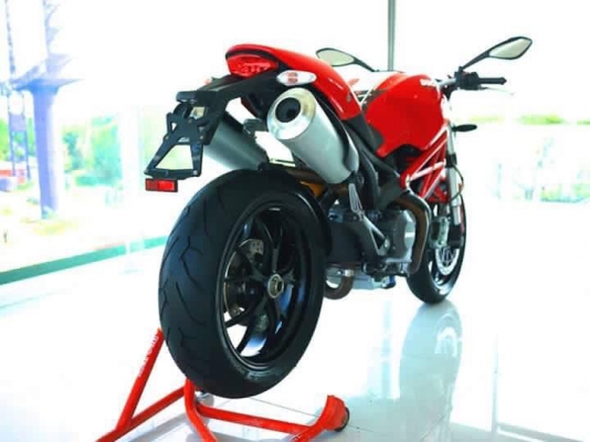 ขาย Ducati Monster 796 รถศูนย์ปลายปี 2014 รถมือเดียว สภาพนางฟ้า สีเดิมทั้งคัน ไม่ล้ม ไม่ชน ไม่แปะ