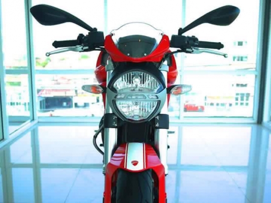 ขาย Ducati Monster 796 รถศูนย์ปลายปี 2014 รถมือเดียว สภาพนางฟ้า สีเดิมทั้งคัน ไม่ล้ม ไม่ชน ไม่แปะ
